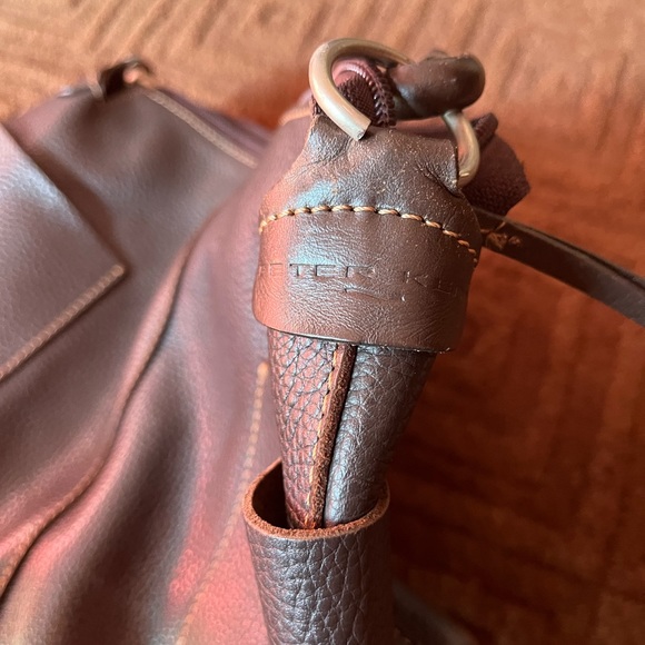 NWOT gorgeous chocolate brown pebble grain Peter Kent Bag - Picture 2 of 3